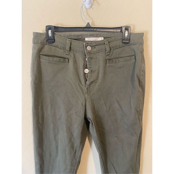 Levi’s button closure pants - Picture 4 of 6